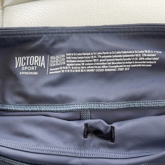 Victoria’s Secret Sport gray leggings size Small - Picture 4 of 6